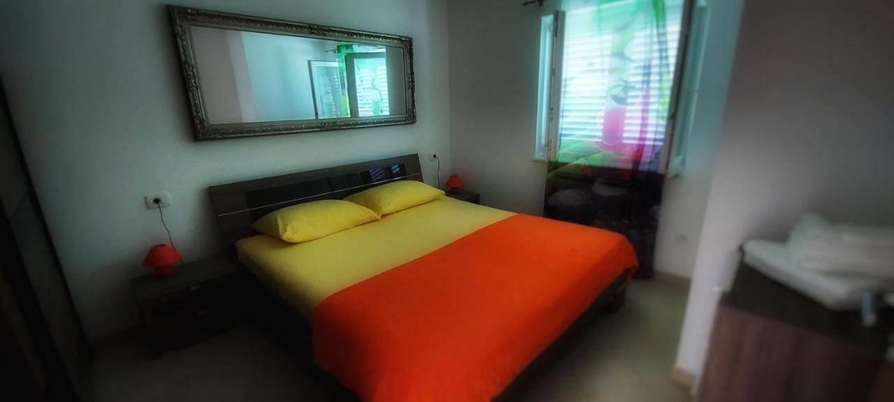 Apartmani Tomislav クルク エクステリア 写真