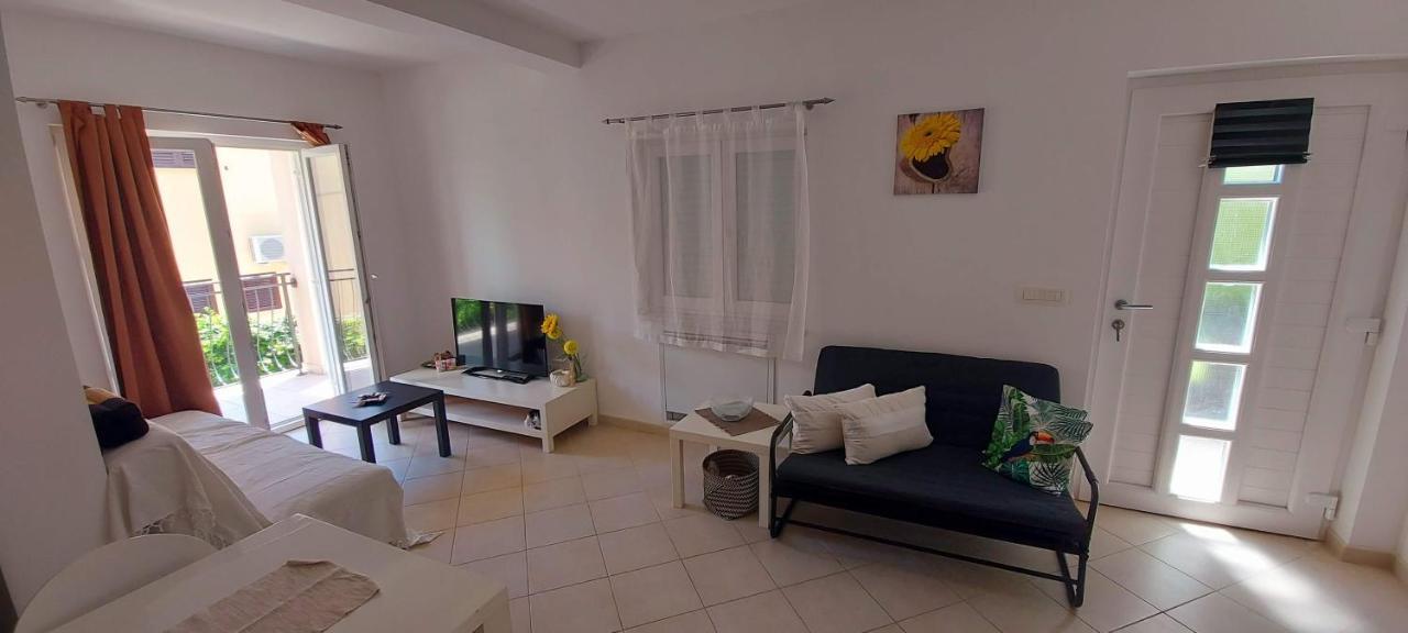 Apartmani Tomislav クルク エクステリア 写真